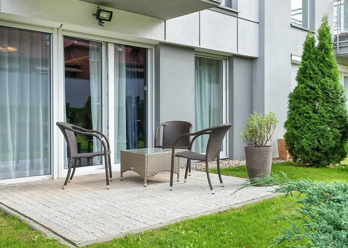 Daire Elegant Blue In With Parking & Garden By Renters