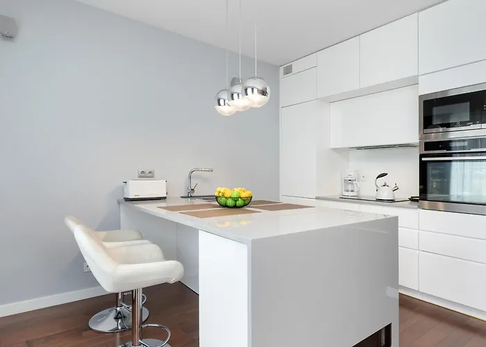 Elegant Blue In With Parking & Garden By Renters