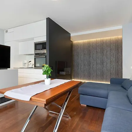 Elegant Blue In With Parking & Garden By Renters Γκντανσκ