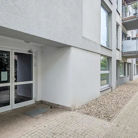 Elegant Blue In With Parking & Garden By Renters Διαμέρισμα